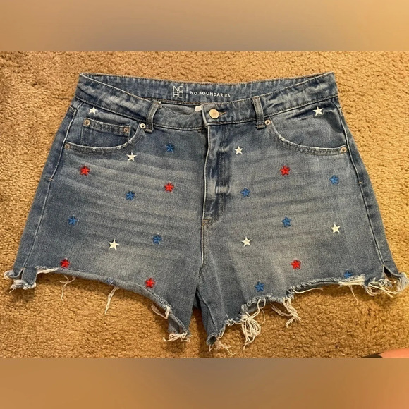 No boundaries star 4th of July women juniors shorts - Picture 1 of 3